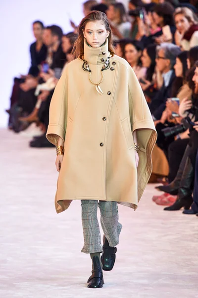 Look 12